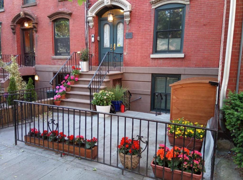 Historic 1869 Brownstone 15 Min To Nyc Downtown Apartment Джърси Сити Екстериор снимка